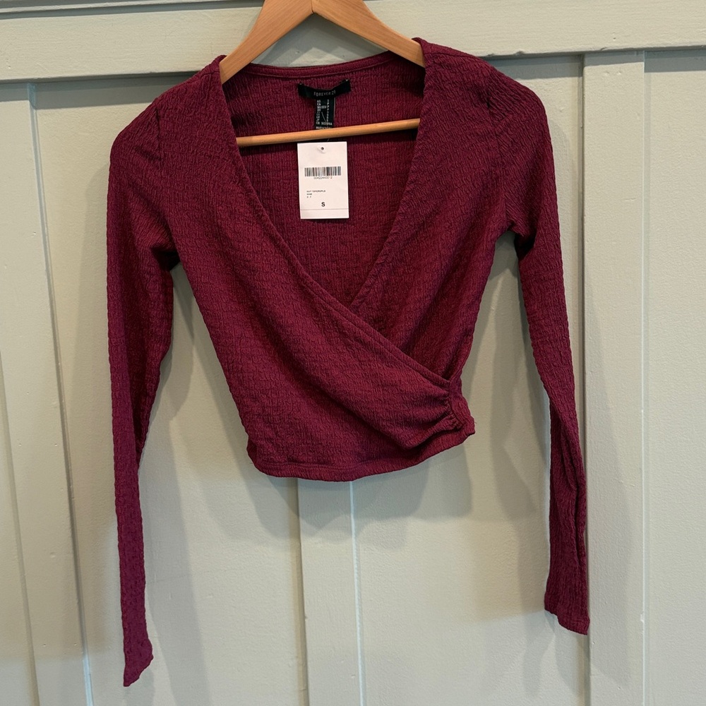NWT Forever 21 Long Sleeve V Neck Wrap Crop Top in Burgundy - Small